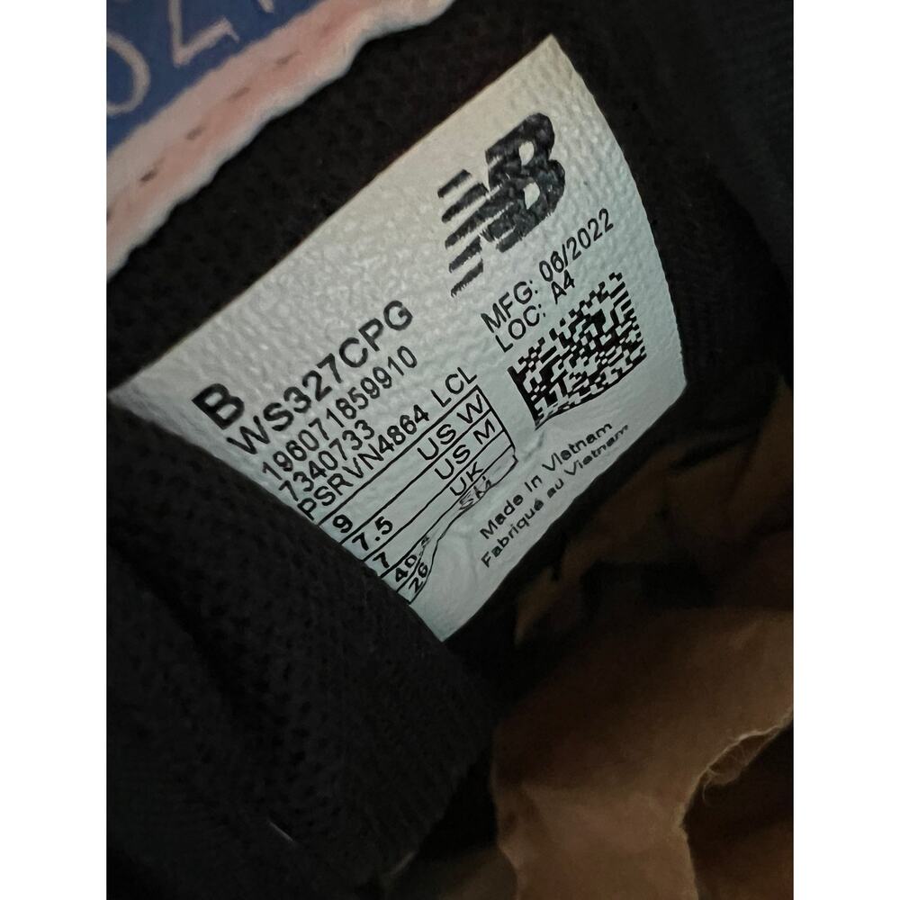New Balance 327 Sneakers Black White Lifestyle Shoes Women's Size 9 US - Picture 8 of 9